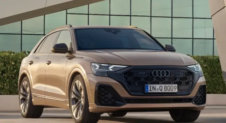 アウディ Q8