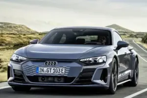 アウディ e-tron GT
