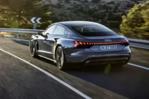 アウディ e-tron GT