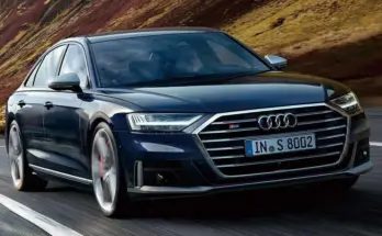 アウディ S8