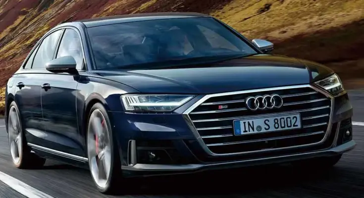 アウディ S8
