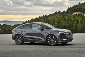 アウディ Q6 Sportback e-tron